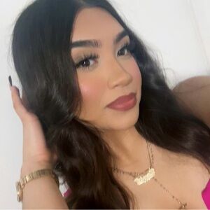 Meet your Posher, Dania